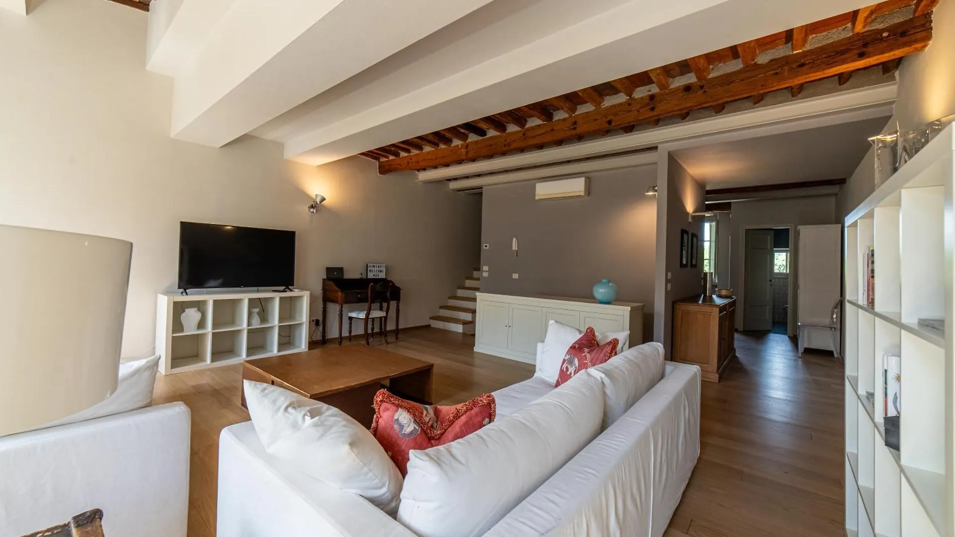 Charming Apartment In Lucca'S Historic Center Italy