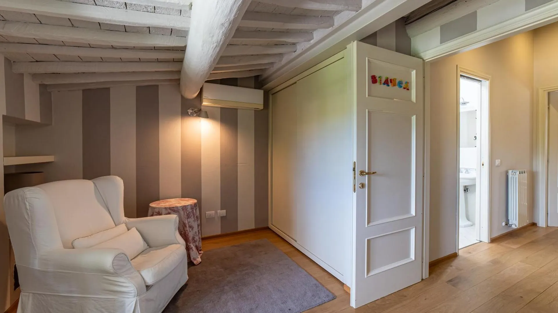 Charming Apartment In Lucca'S Historic Center
